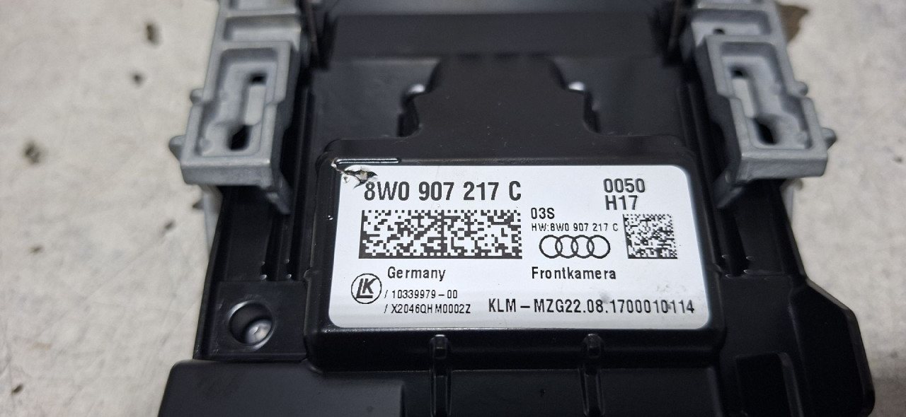 DIJELOVI KAMERA AUDI A4 (B9) > 15-18 2.0 8W0907217C