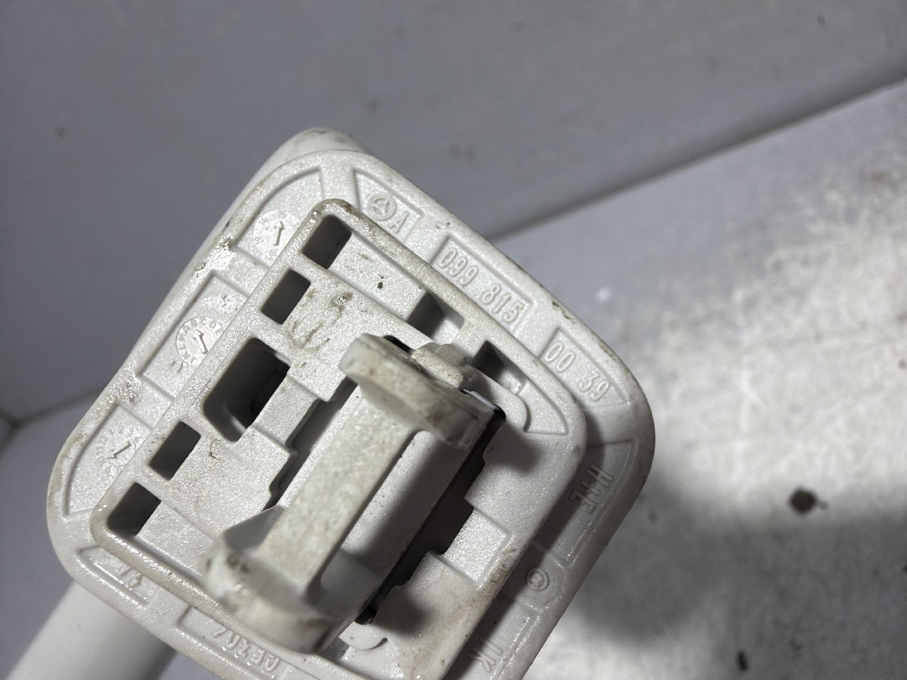KROVNA RUCKA MERCEDES A KLASA (W176) > 15-18 A0998150039