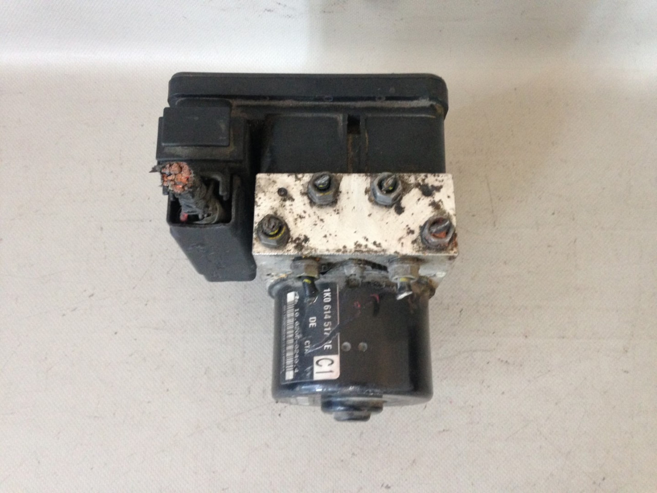 ABS ELEKTRONIKA VW GOLF 5 > 03-08 1K0907379AC 1K0614517