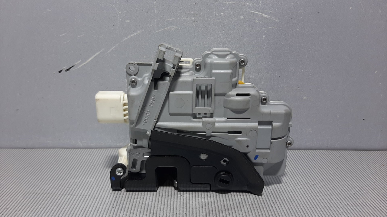 DIJELOVI BRAVA VRATA AUDI Q7 > 06-09 3C4839016A