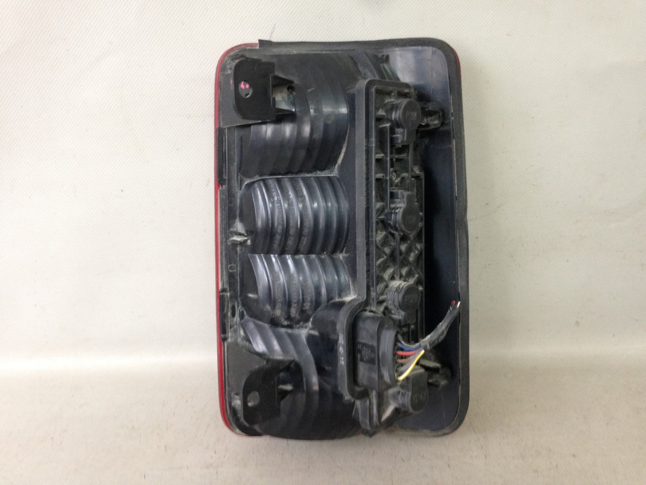 DIJELOVI STOP SVJETLO VW CADDY > 03-10 2K0945111A
