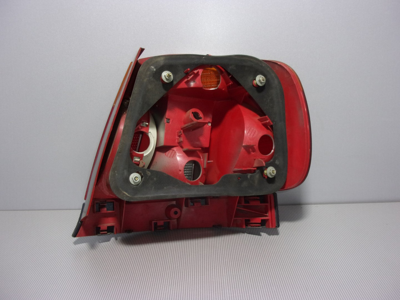 DIJELOVI STOP SVJETLO AUDI A4 > 94-99 AD017015