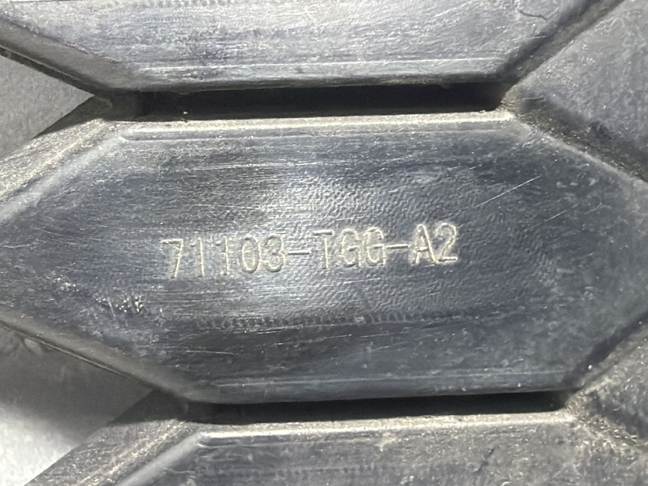 DIJELOVI RESETKA BRANIKA HONDA CIVIC > 16-19 71103TGGA2