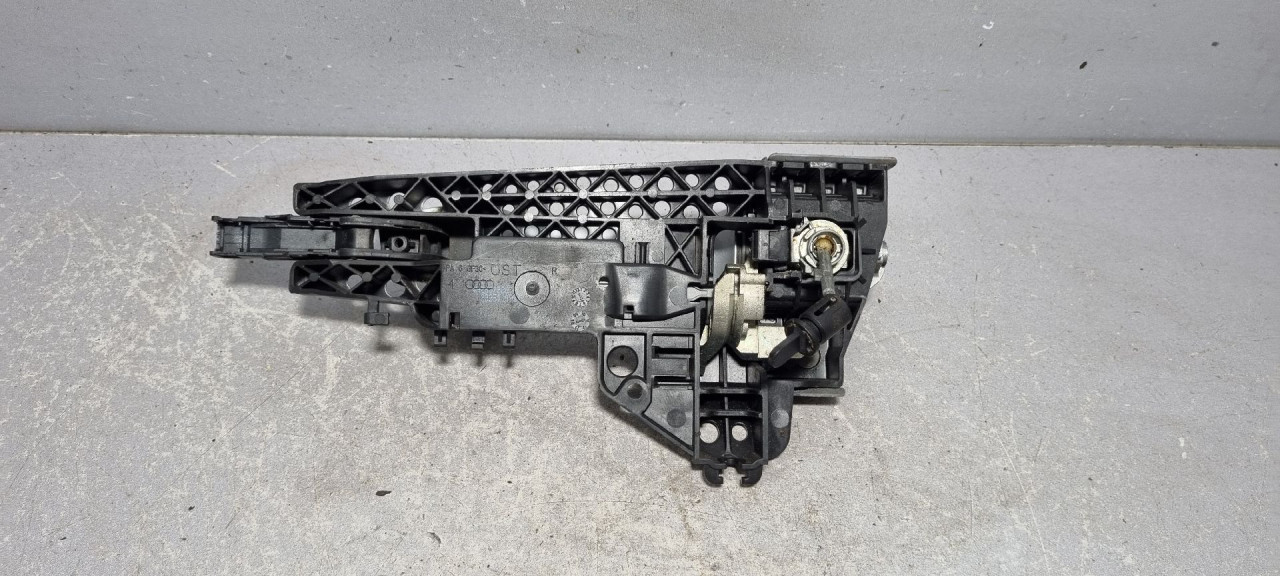 DIJELOVI RUCKA VRATA AUDI A6 4G > 11-14 4H2837886