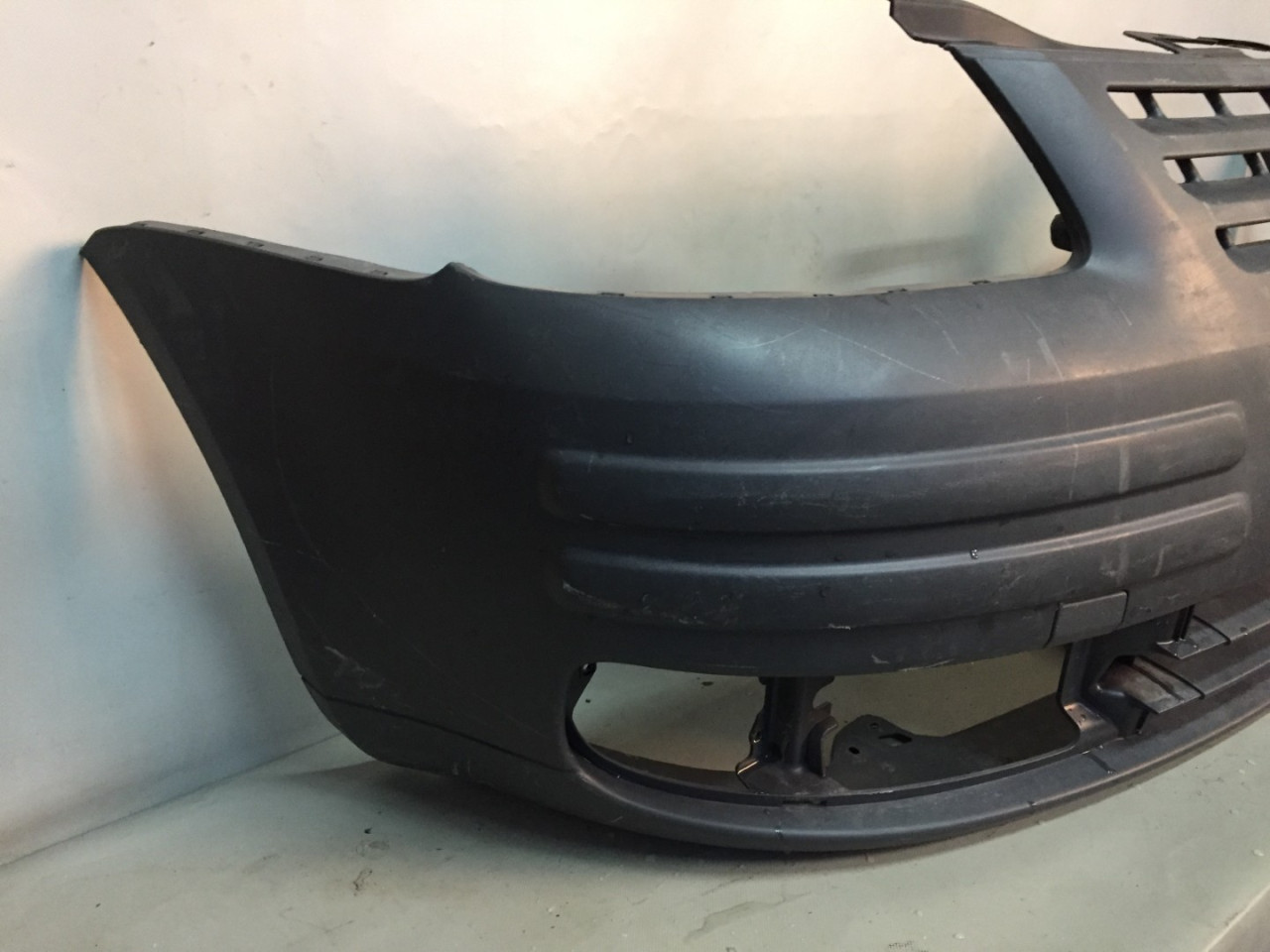 BRANIK VW CADDY > 03-10 VW904009 2K0807231