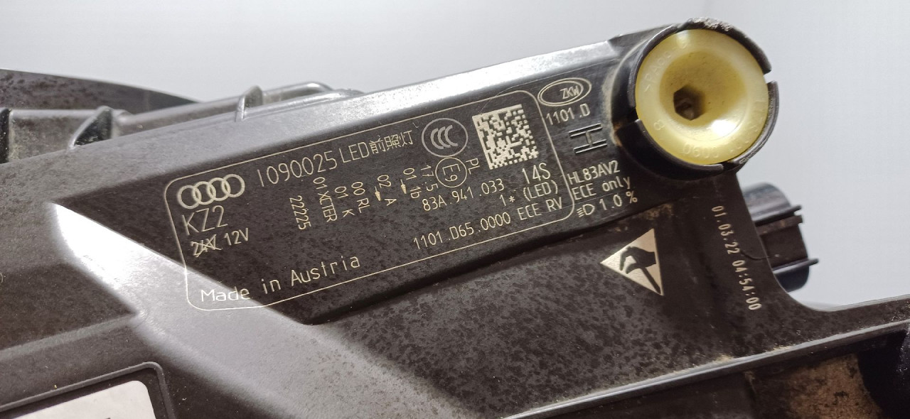 DIJELOVI FAR OSTECEN AUDI Q3 > 18- 83A941033