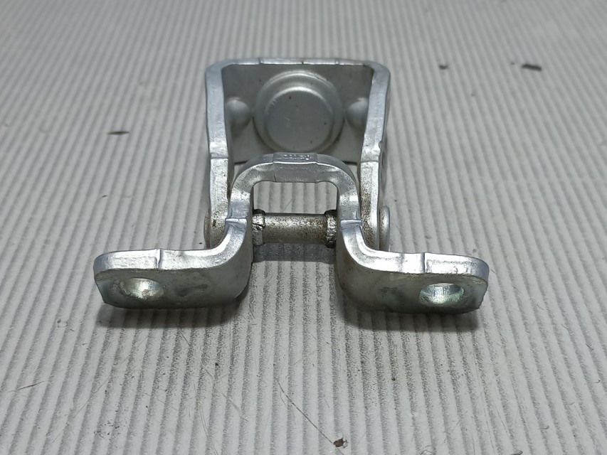 DIJELOVI BAGLAMA GEPEKA VW POLO > 09-14 1K8827301A