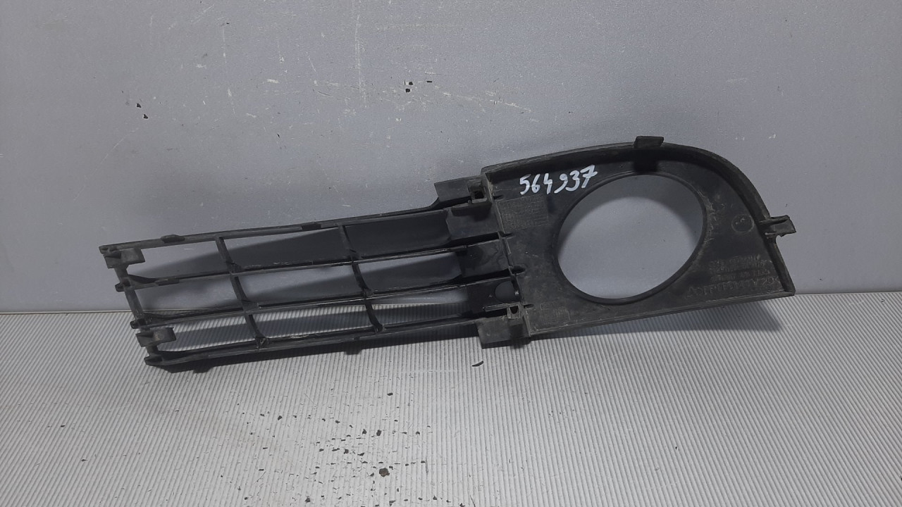 PLASTIKA BRANIKA AUDI A6 > 01-04 4B0807681T