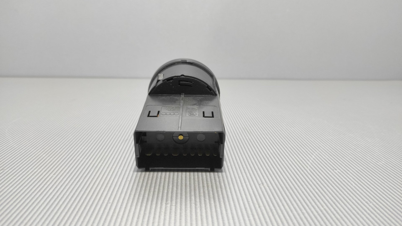 PREKIDACI SVJETLA SKODA OCTAVIA > 97-00 3B0941531