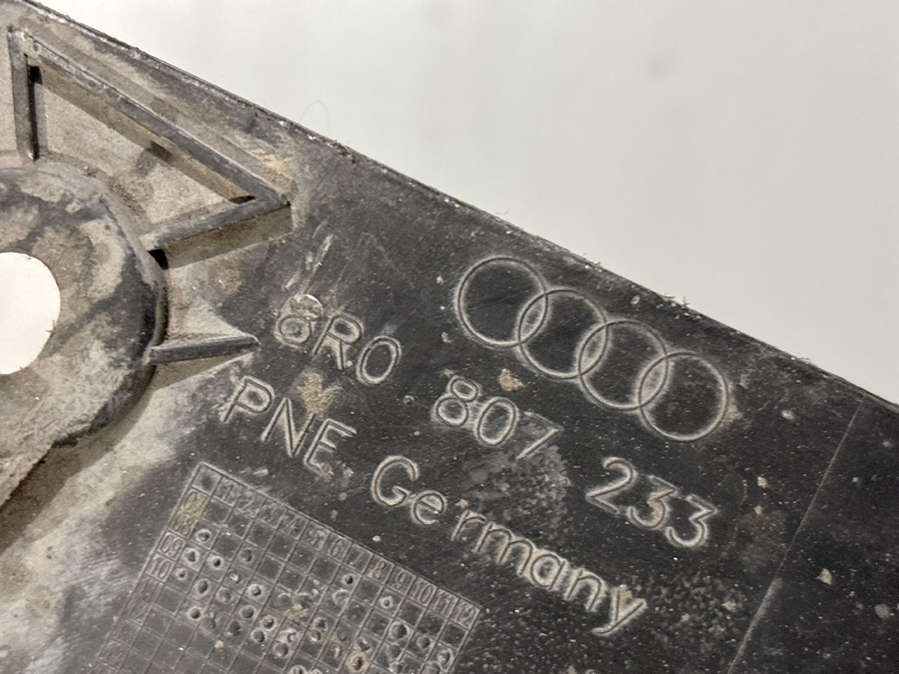 DIJELOVI POTPORA PREDNJEG BRANIKA AUDI Q5 > 08-11 8R0807233