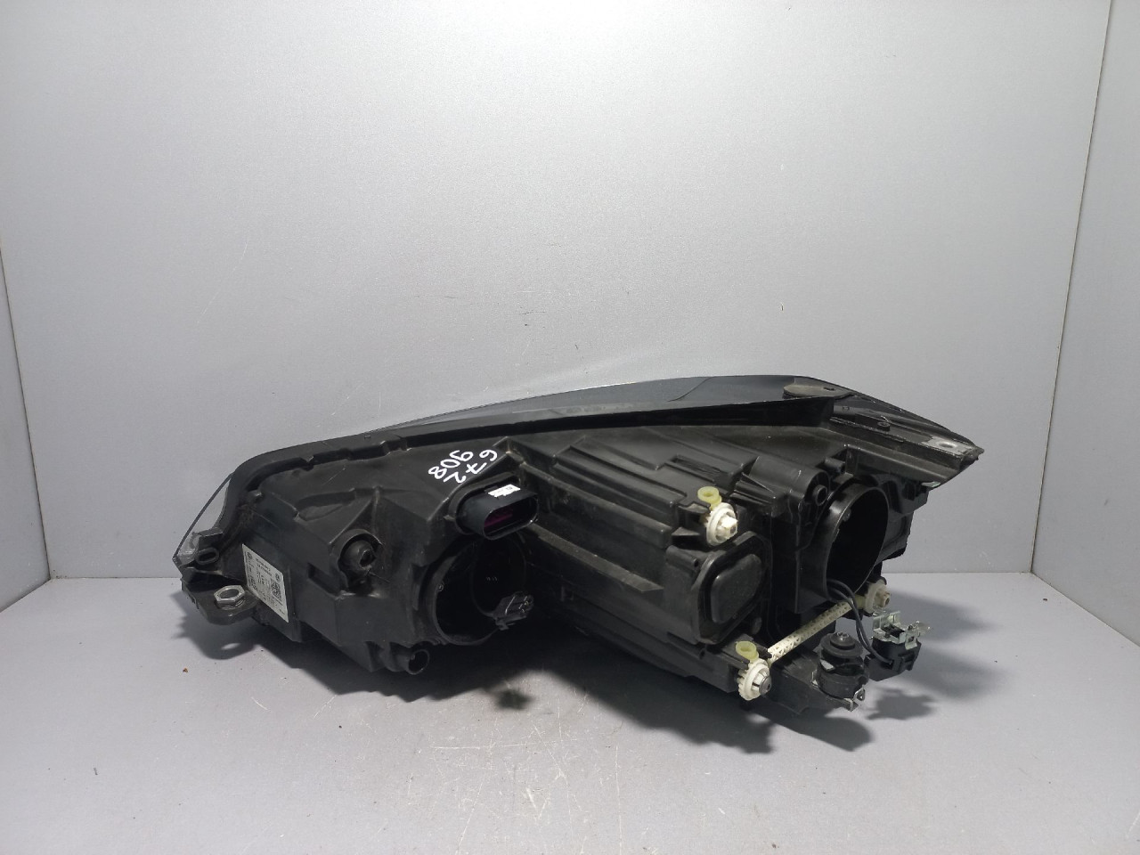 DIJELOVI FAR VW GOLF 7 > 12-16 5G1941006