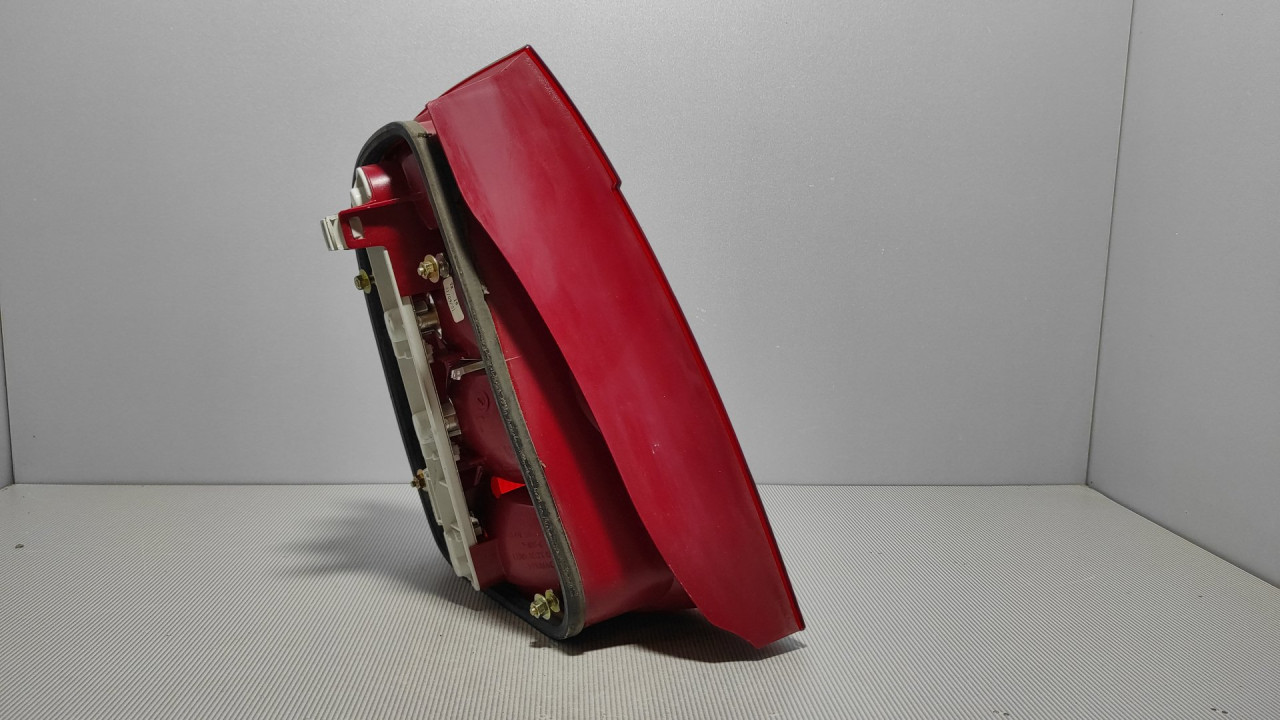 STOP SVJETLO SKODA FABIA > 04-07 6Y6945112B