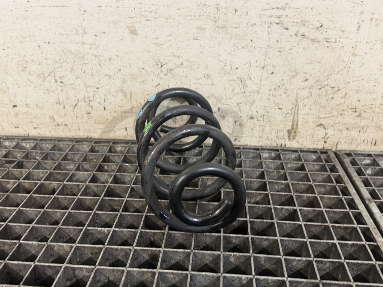 DIJELOVI OPRUGA AMORTIZERA NISSAN X-TRAIL > 14-17 550204CE1C
