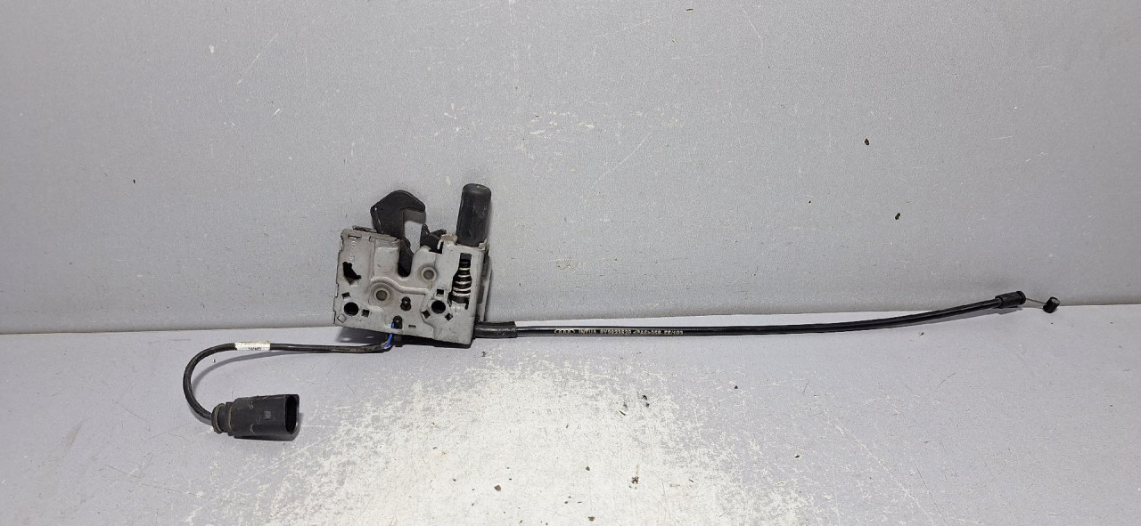 DIJELOVI BRAVA HAUBE AUDI A3 (8Y) > 20 -  8Y0823509A