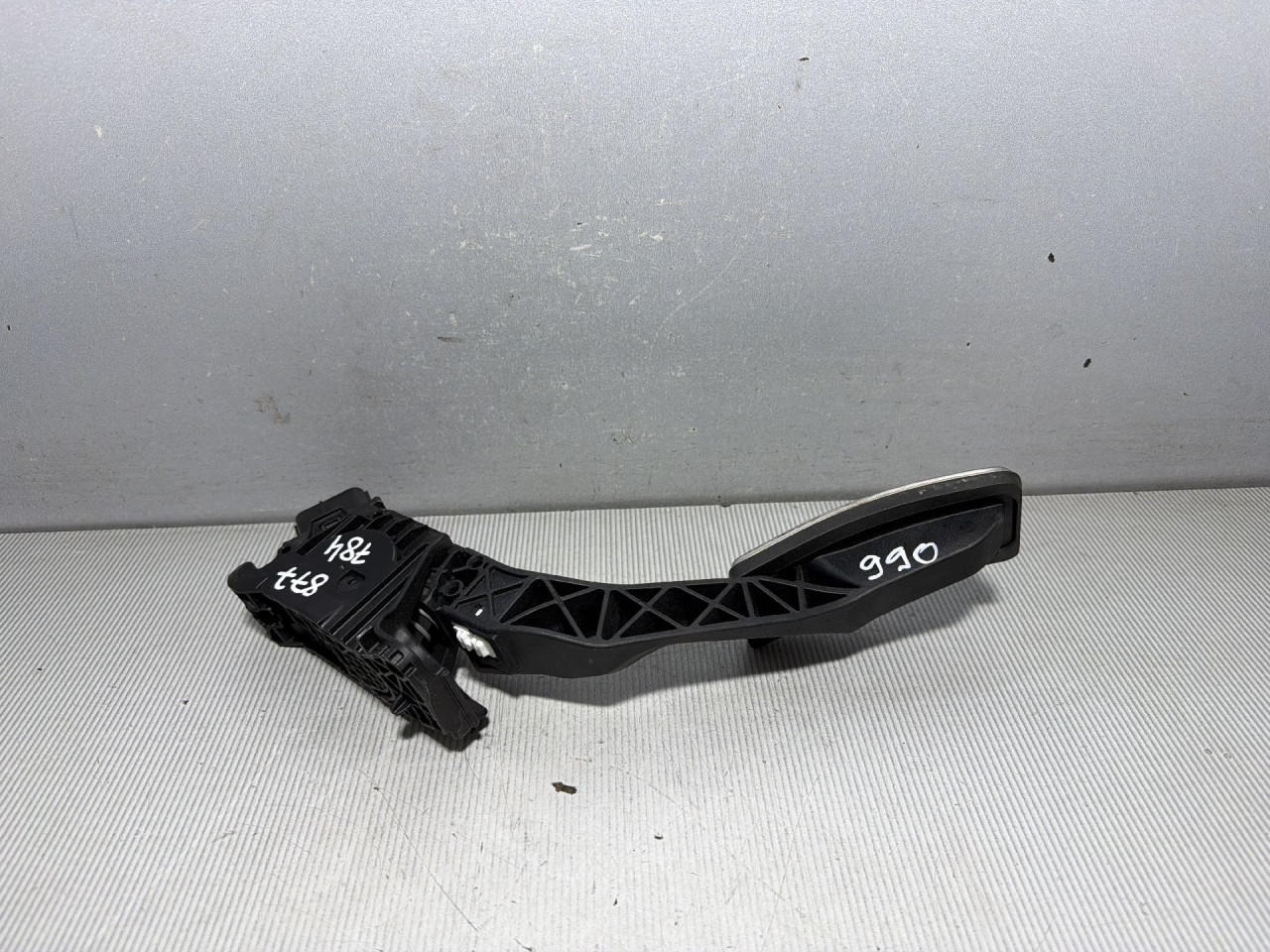DIJELOVI PAPUCICA GASA AUDI A3 (8Y) > 20 -  1.5 5Q2723503F