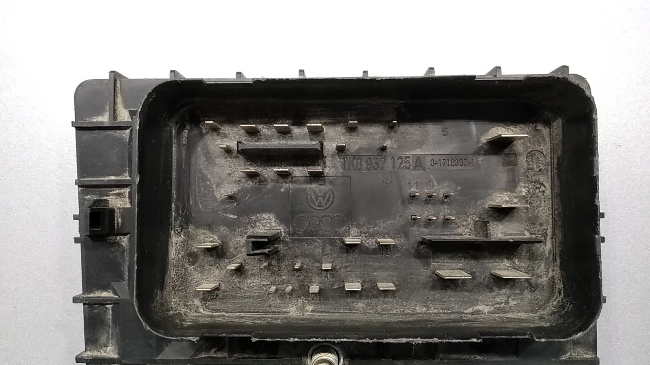 ELEKTRONIKA KUTIJA OSIGURACA VW GOLF 5 > 03-08 1K093712