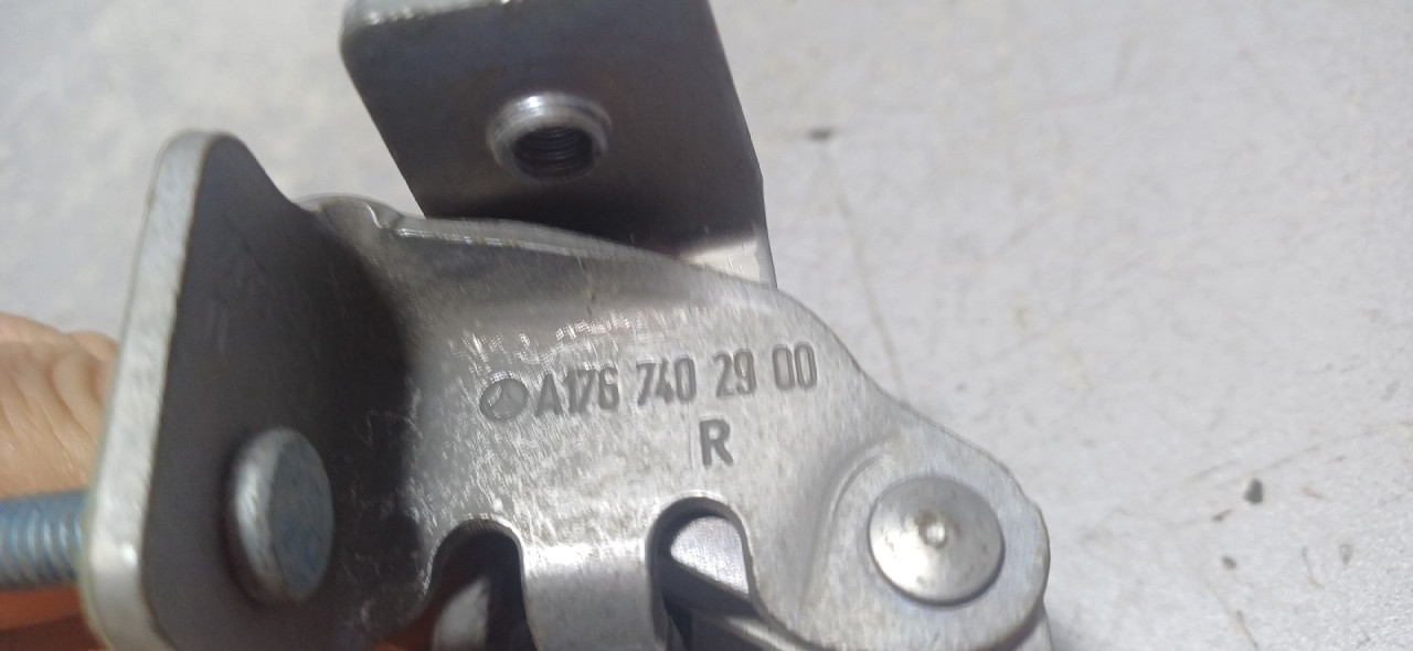 BAGLAMA MERCEDES A KLASA (W176) > 12-15 A1767402900