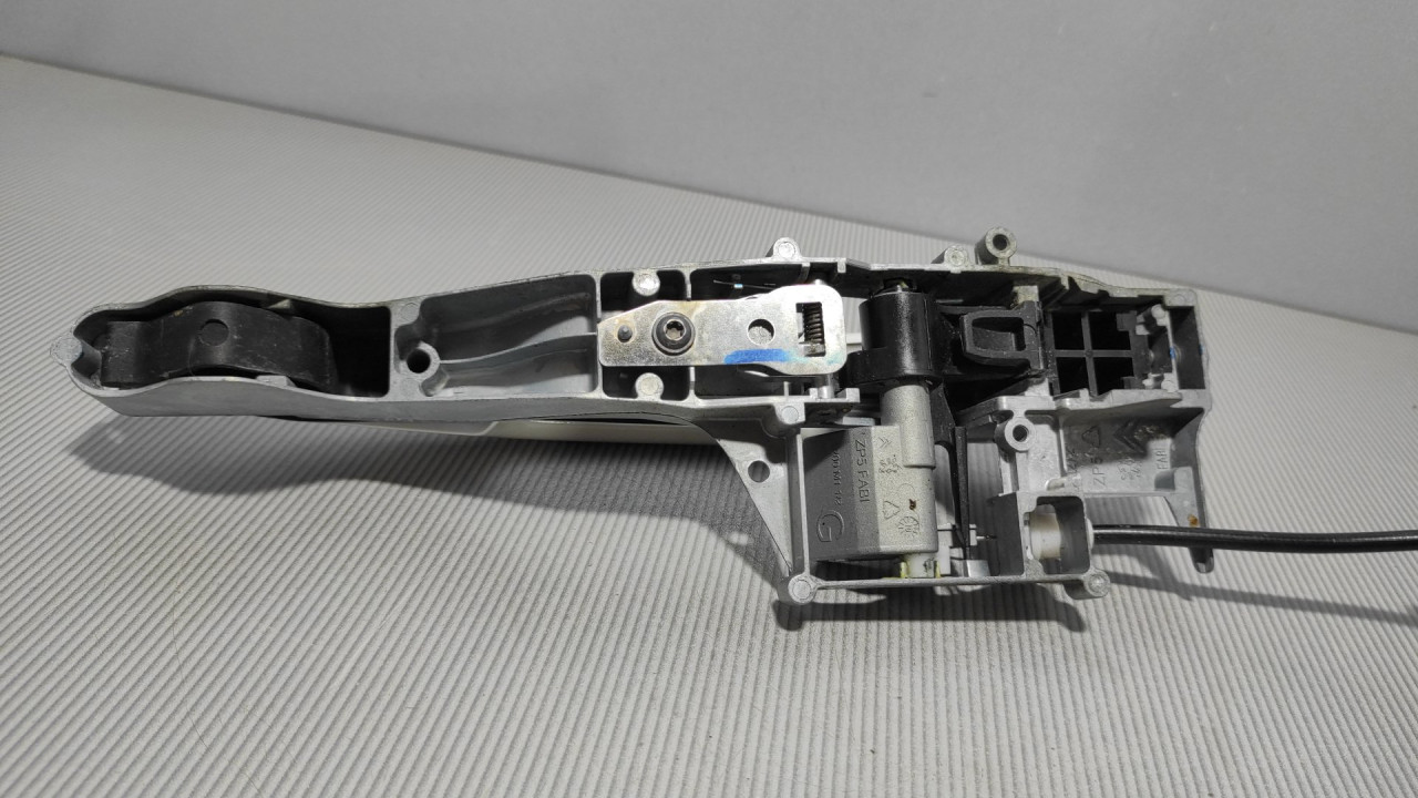 DIJELOVI RUCKA VRATA CITROEN C5 > 08-10 9680168680