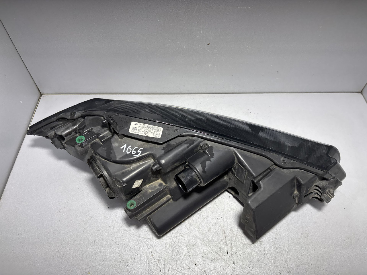 DIJELOVI FAR OSTECEN JAGUAR XF (X250) > 08-15