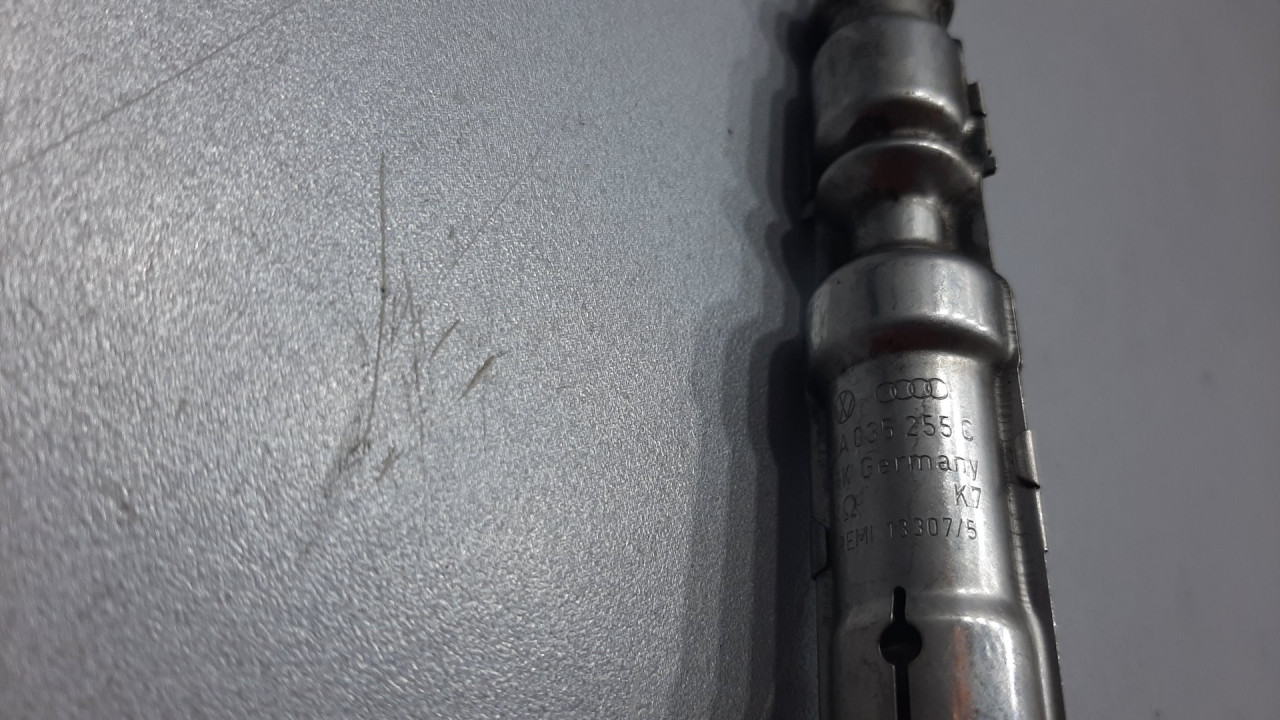DIJELOVI BOMBINA VW JETTA > 10-14 06A035255C