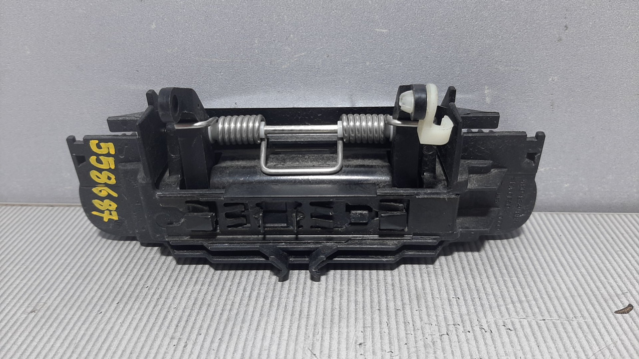 RUCKA VRATA AUDI A4 (B7) > 04-07 4B0839885