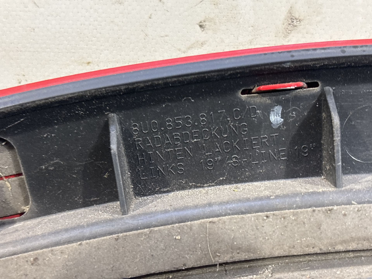 DIJELOVI RUB BLATOBRANA AUDI Q3 > 11-15 8U0853817C