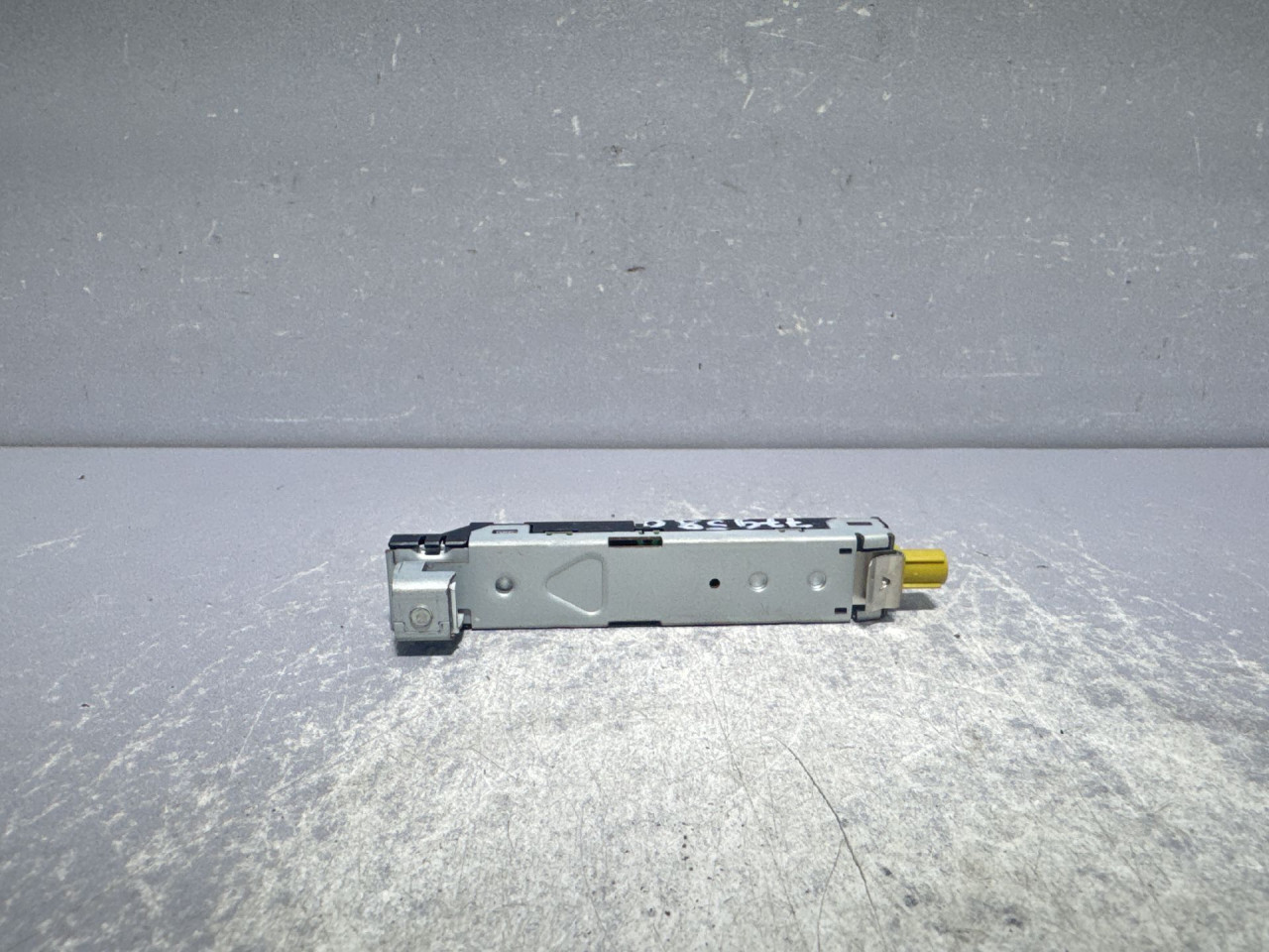 DIJELOVI ANTENA SKODA KAROQ > 17- 57A035577