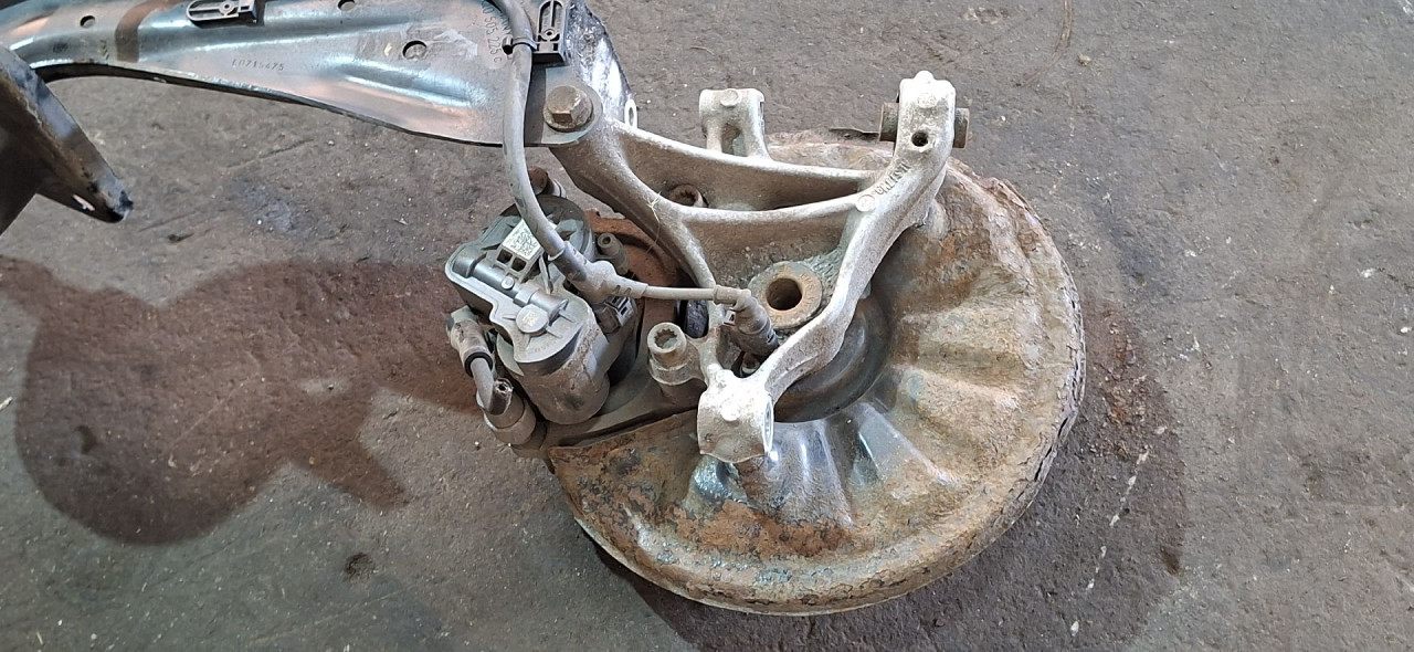 DIJELOVI GLAVCINA VW PASSAT B8 > 14-19 3Q0505433H