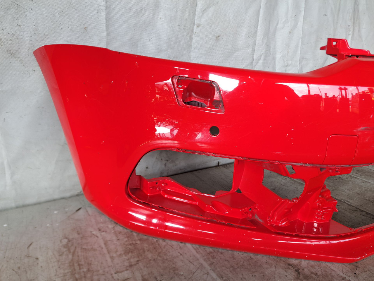 DIJELOVI BRANIK VW POLO > 14-17 6C0807221