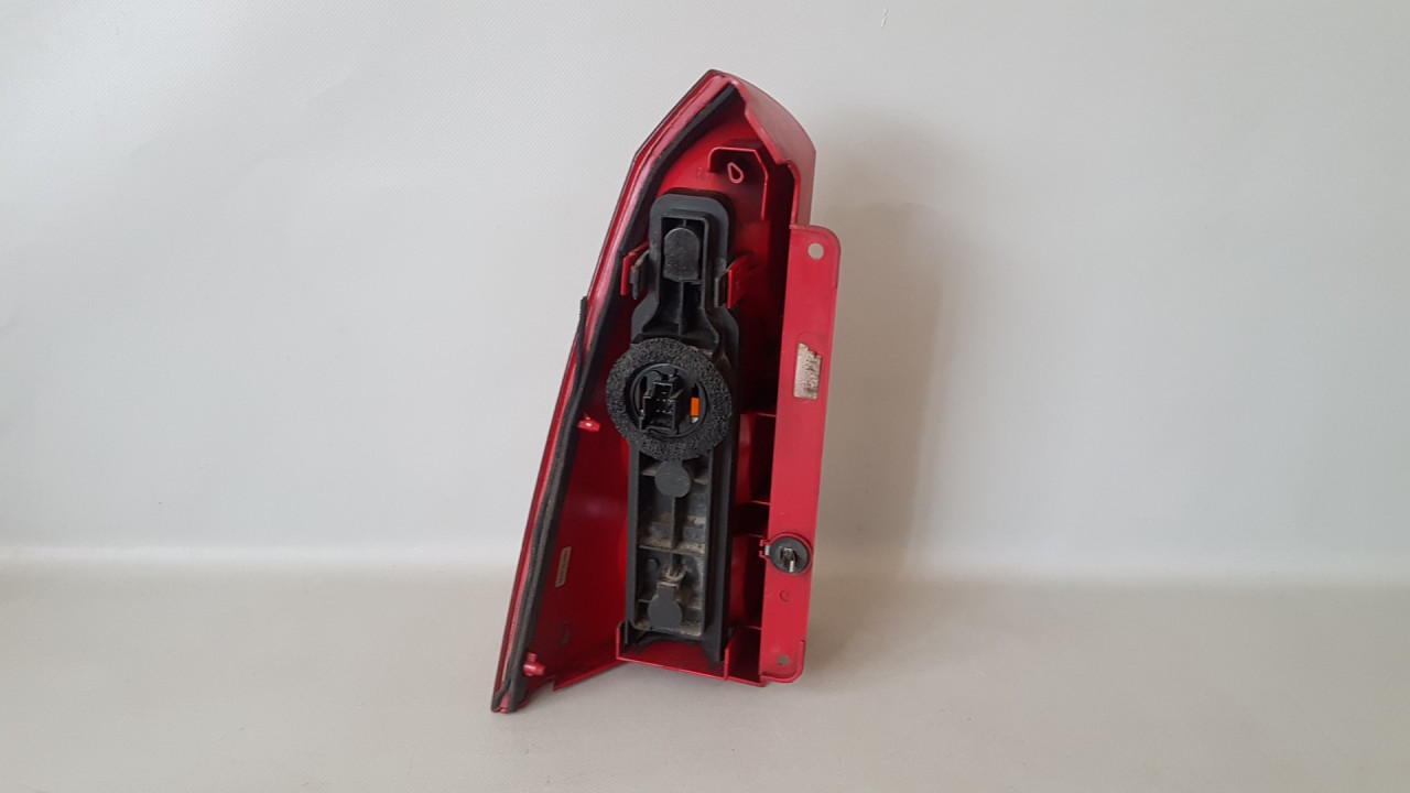 STOP SVJETLO FORD FOCUS > 98-01 XSX413N004