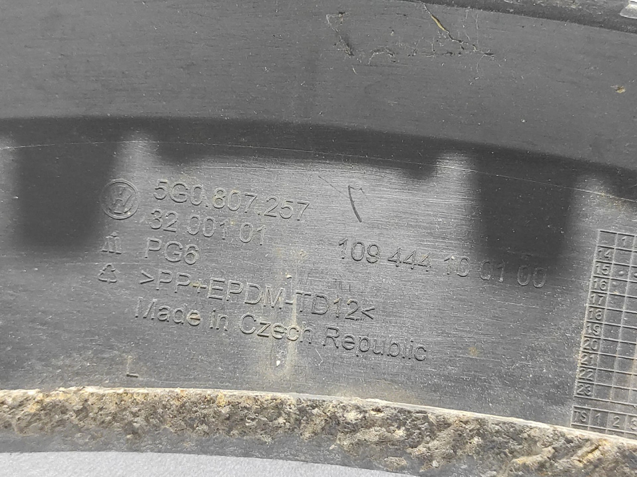 RUB BLATOBRANA VW GOLF 7 > 12-16 5G0807257