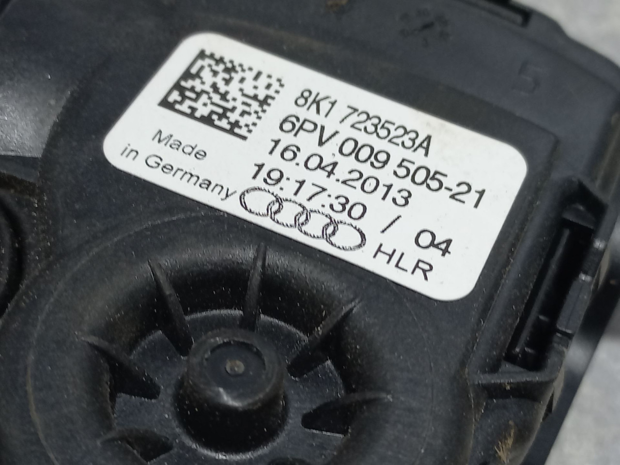PAPUCICA GASA AUDI A4 (B8) > 12-15 8K1723523A