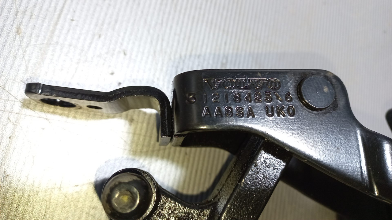 DIJELOVI BAGLAMA GEPEKA VOLVO V70 > 05-07 31218425