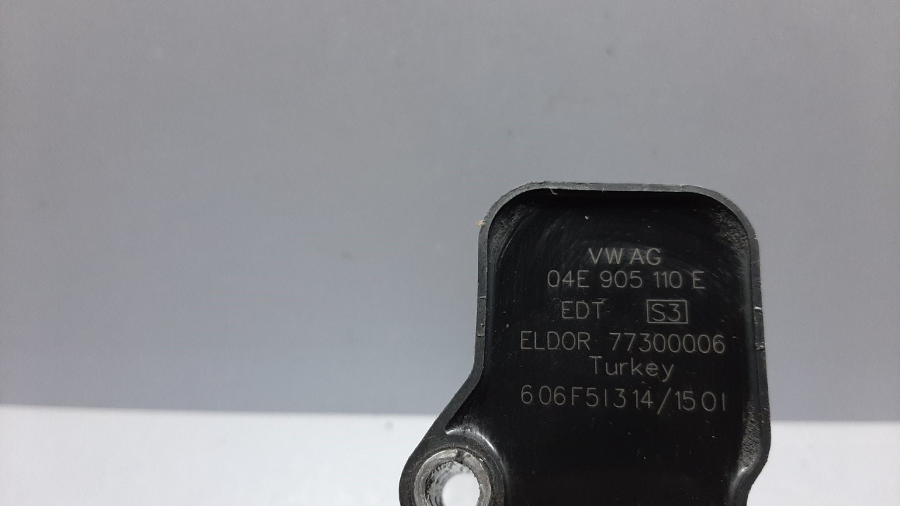 DIJELOVI BOMBINA SEAT LEON > 13-16 04E905110E