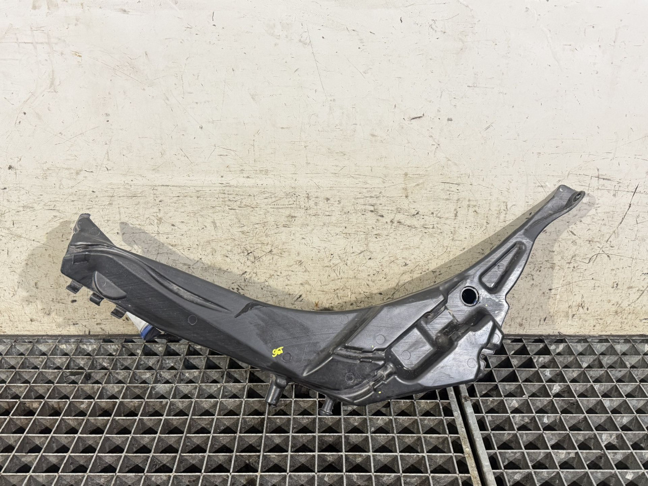 DIJELOVI BOCA VODE BRISACA PEUGEOT 308 > 13-17 2.0 9801927380