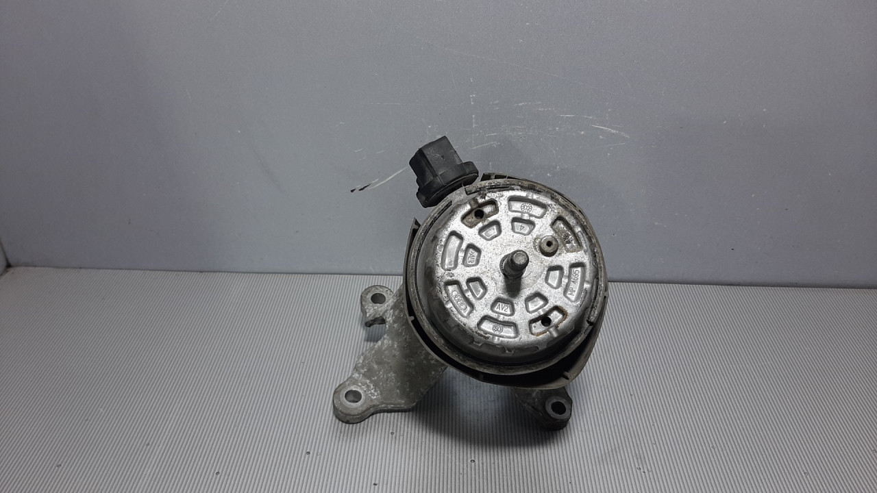 DIJELOVI NOSAC MOTORA AUDI A6 > 04-08 4F0199379L