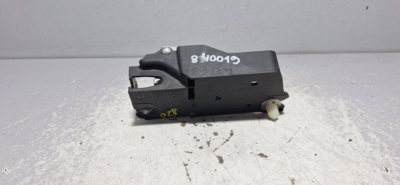 DIJELOVI UNUTRASNJA RUCKA VRATA FORD KUGA > 08-12 2.0 3M51R22600
