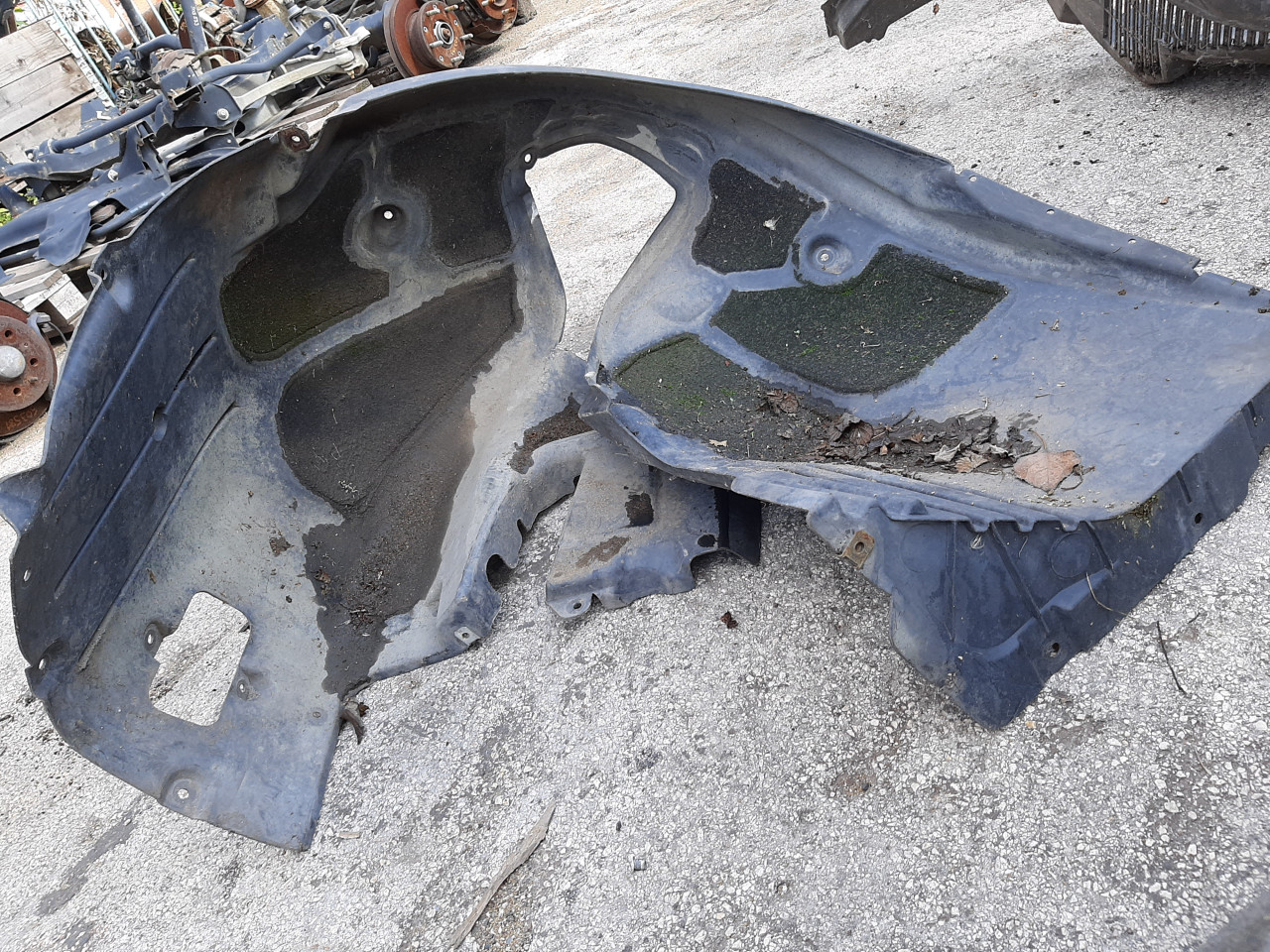 UNUTRASNJI BLATOBRAN BMW SERIJA 5 (E60/E61) > 03-07 517