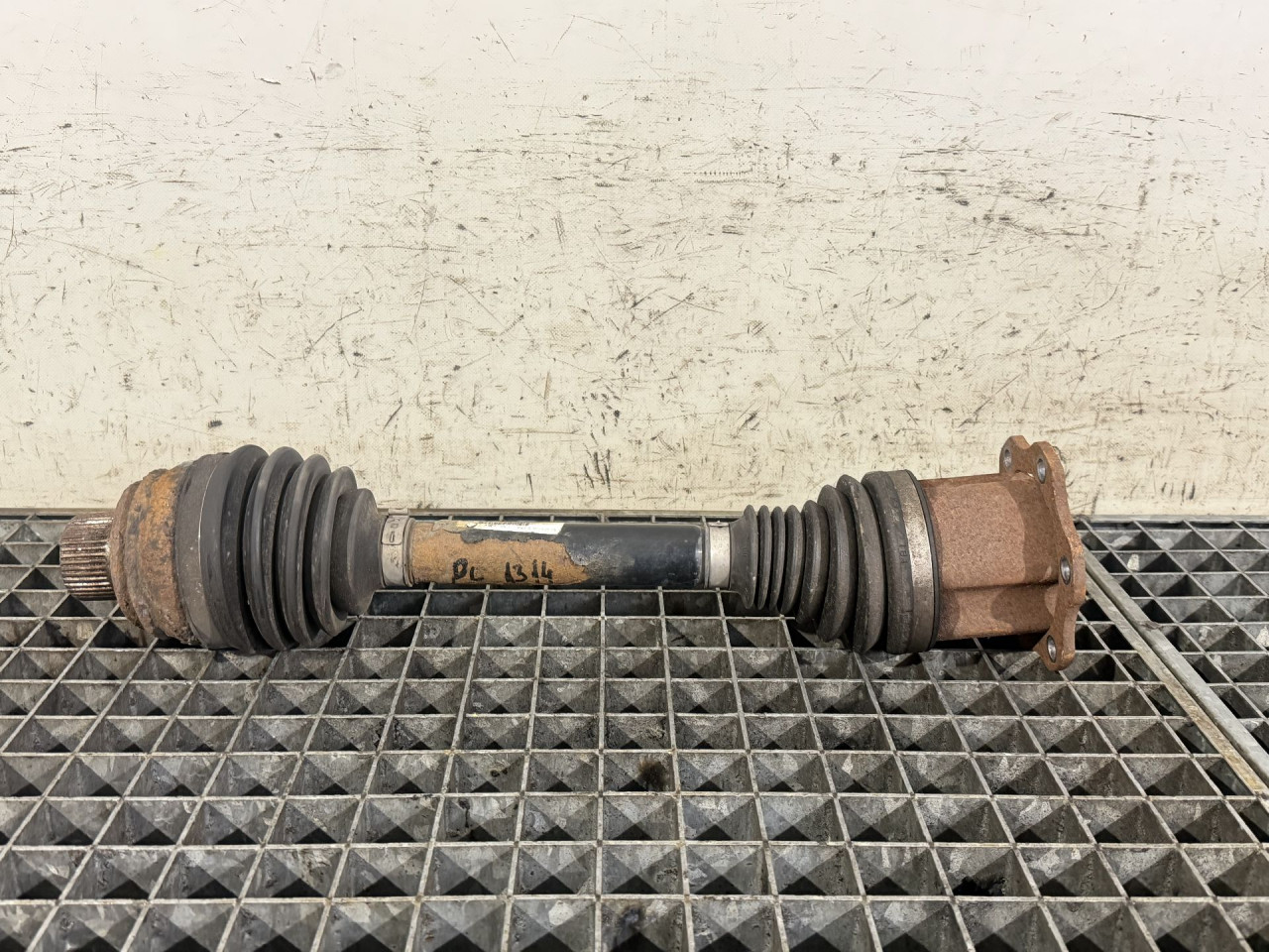 DIJELOVI POLUOSOVINA AUDI A4 (B8) > 12-15 2.0