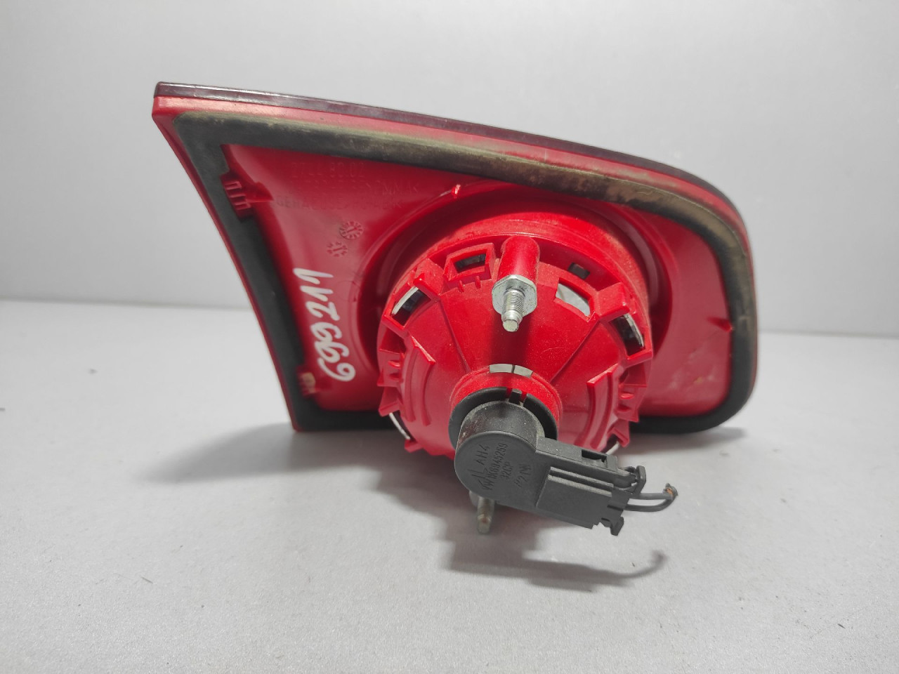 STOP SVJETLO VW PASSAT B6 > 05-10 3C9945094