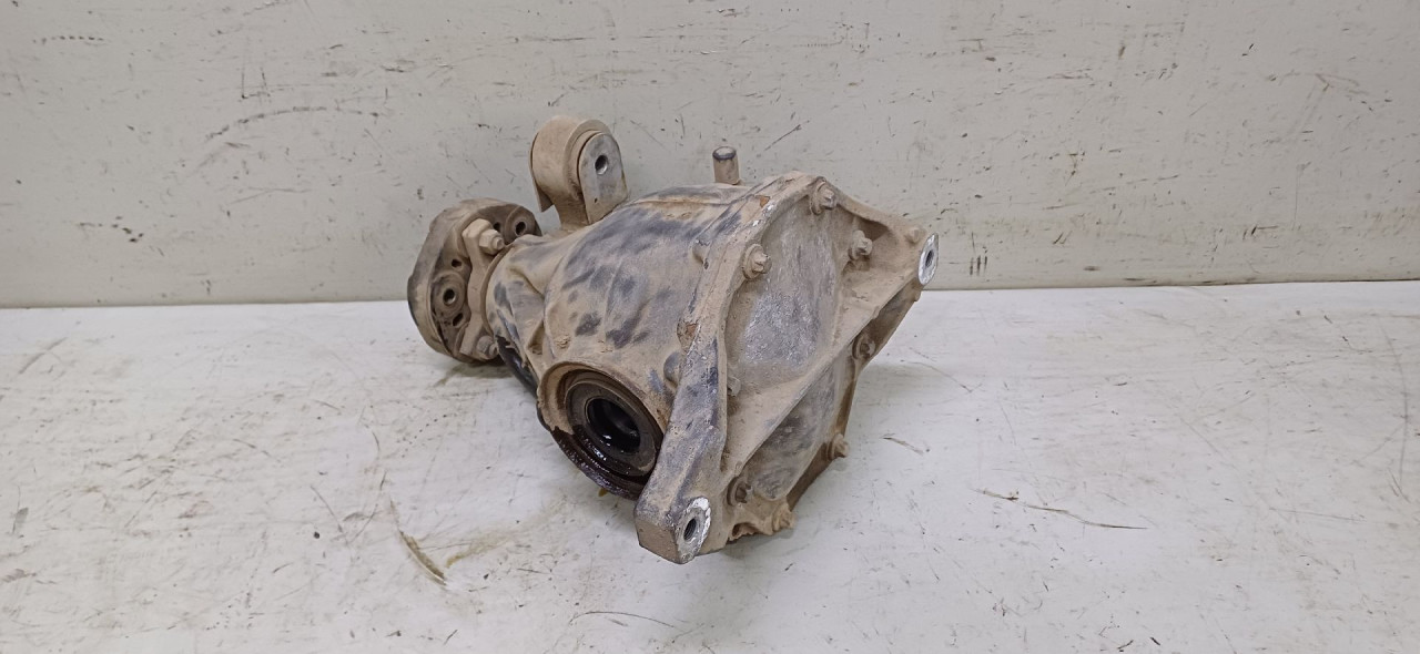 DIFERENCIJAL MERCEDES E KLASA (W212) > 13-16 A204351040