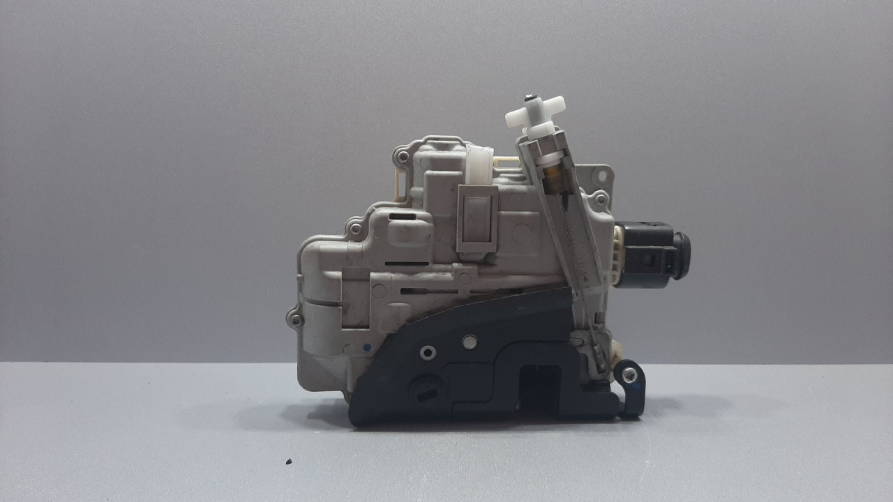 BRAVA VRATA VW PASSAT B6 > 05-10 3C4839015A