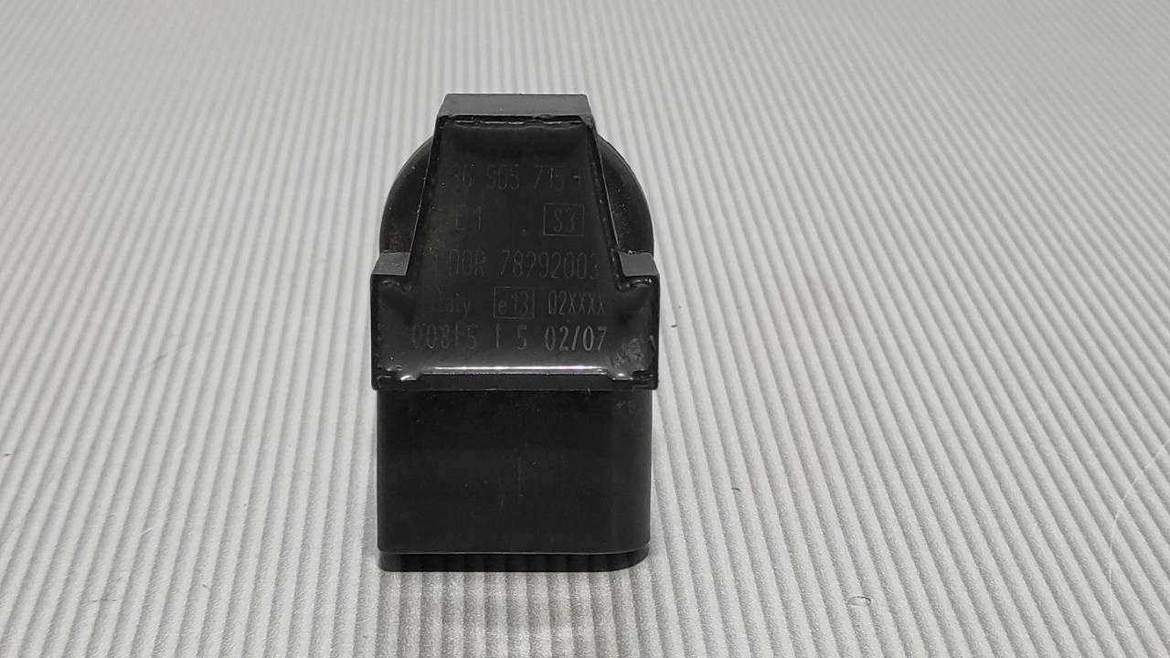 DIJELOVI BOMBINA SKODA FABIA > 07-10 036905715E