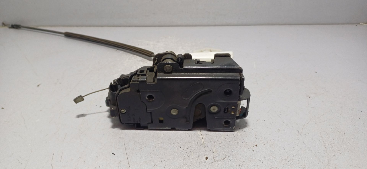 DIJELOVI BRAVA VRATA VW CADDY > 10-15 3D1837016AR