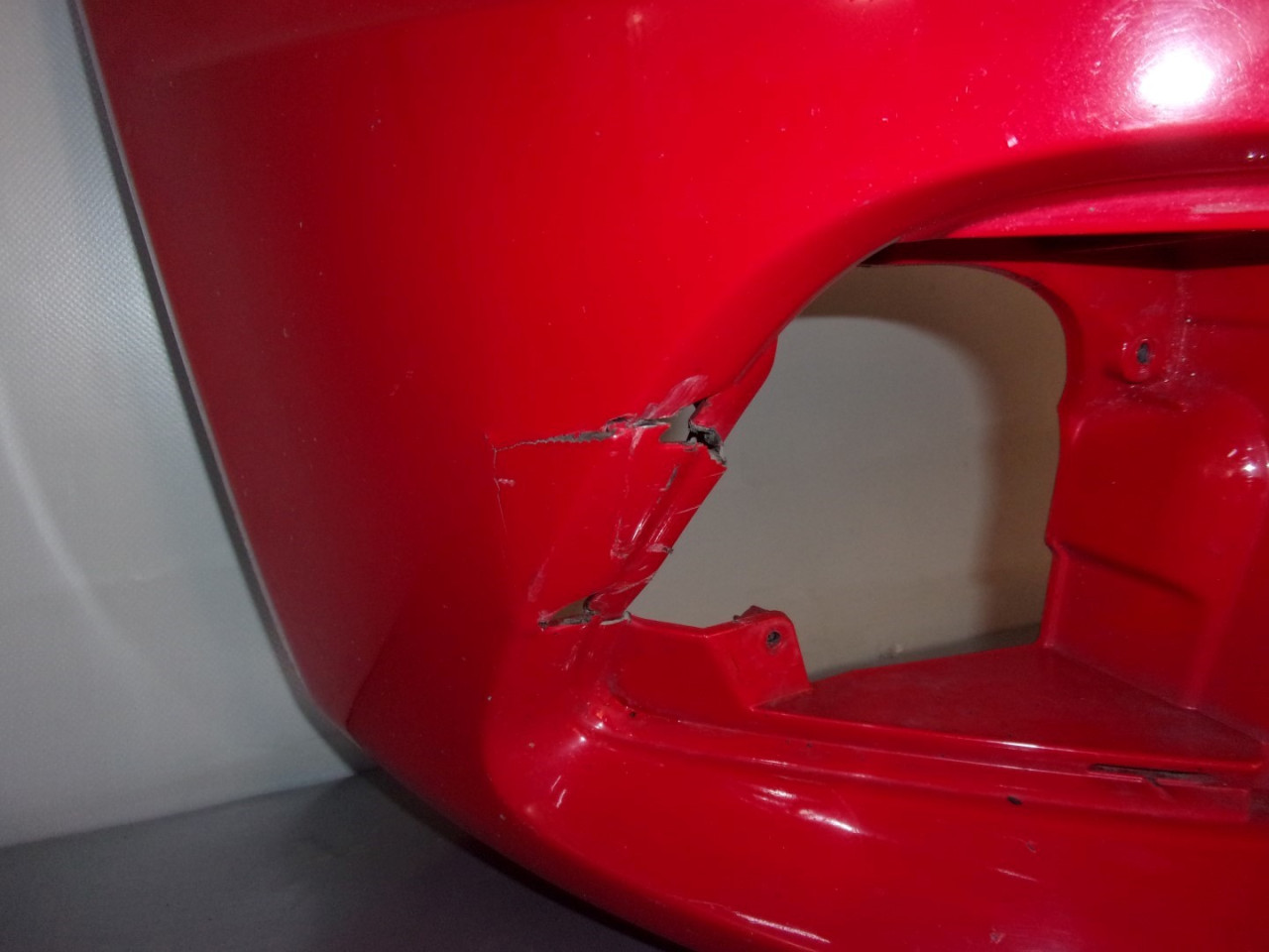 DIJELOVI BRANIK AUDI A4 (B8) > 07-11 8K0807437D
