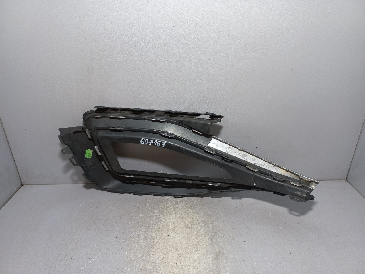 RESETKA BRANIKA VW PASSAT B8 > 14- 3G0853666C