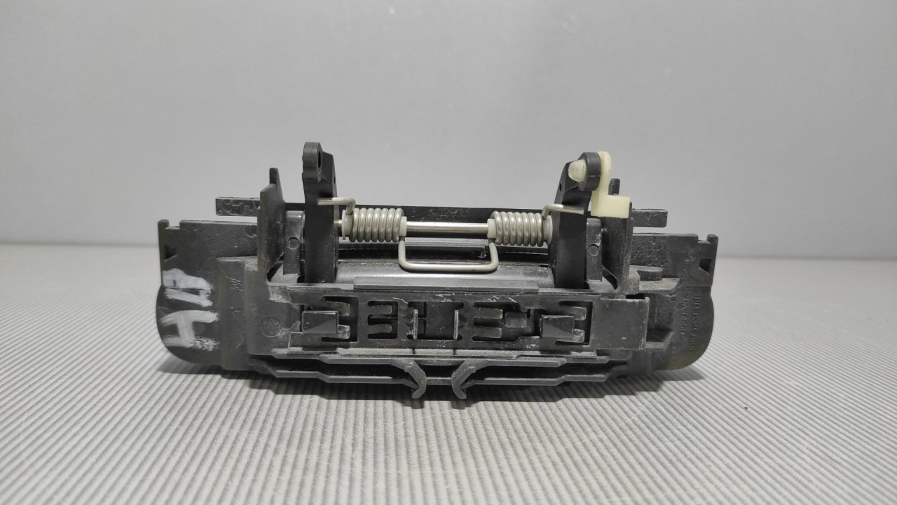 RUCKA VRATA AUDI A4 (B7) > 04-07 4B0839885