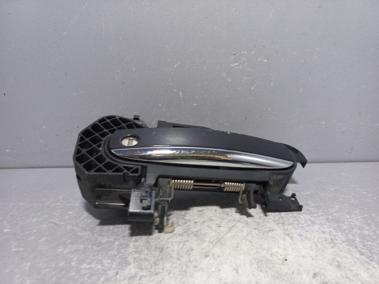 DIJELOVI RUCKA VRATA AUDI A6 > 04-08 4F0837885
