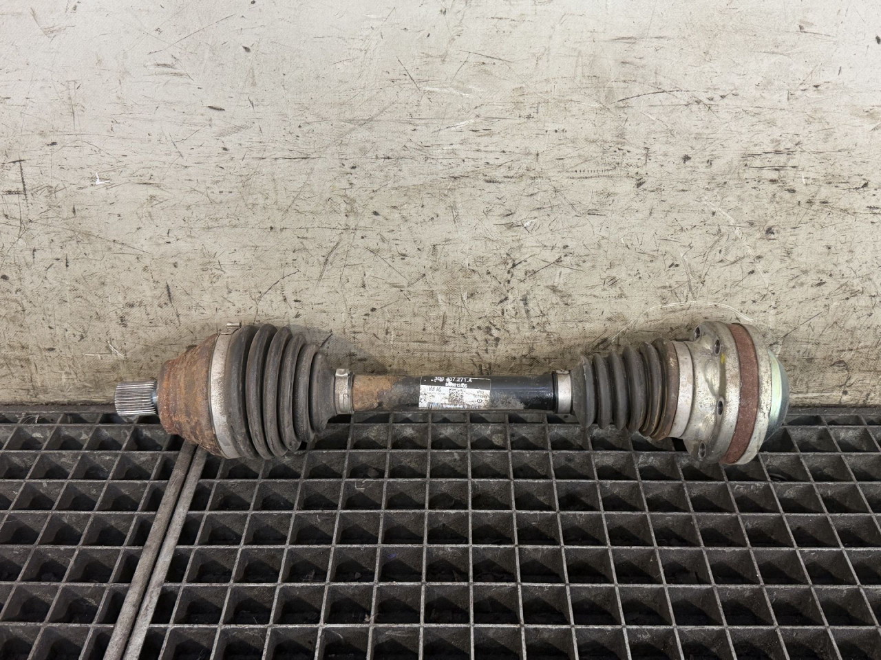 DIJELOVI POLUOSOVINA VW TIGUAN > 16-20 2.0 3Q0407271A
