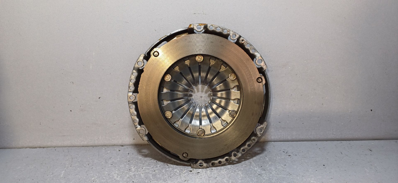 DIJELOVI KORPA VW GOLF 7 > 12-16 04E141026A